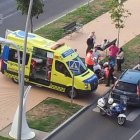 Imagen del accidente, ayer, en el barrio de La Lastra.