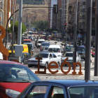 Los atascos en Fernández Ladreda son mayores entre la plaza de toros y José Aguado.