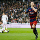 Iniesta celebra su gol