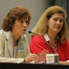 Julia Navarro junto a la cronista de León, Margarita Torre Sevilla