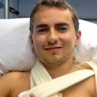 Jorge Lorenzo, nada más operarse de la clavícula que se fracturó en Assen.