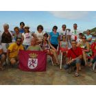 Participantes en la última actividad del Cambia de Aires en la playa de Bayas, en Asturias.
