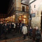 La placa en honor a Ángel Suárez fue renovada. JESÚS F. SALVADORES