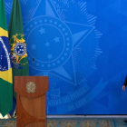 Bolsonaro en la rueda de prensa para neutralizar la dimisión de su ministro de Justicia. JOÉDSON ALVES