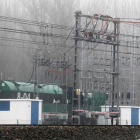 Actuación del Adif cerca de Azadinos en la línea ferroviaria de León a Asturias.