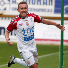 Isaac Aketxe celebra un gol con la elástica culturalista frente al Real valladolid B.