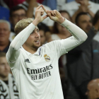 Valverde celebra el gol que encauzó la victoria del Madrid ante el Leipzig. JUANJO MARTIN