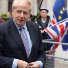 El candidato conservador a liderar el Partido Conservador Boris Johnson el martes tras llegar a la sede de la BBC en Londres.