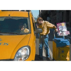 Trabajadores de Correos.