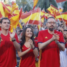 De izquierda a derecha, Albert Rivera, Inés Arrimadas, Juan Carlos Girauta y Carina Mejías, este viernes, frente a la pantalla instalada por Ciudadanos en Arc de Triomf.