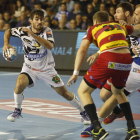 Sebas Simonet, durante el partido de Champions ante el Cocks disputado en el Palacio. FERNANDO OTERO