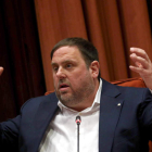 El vicepresidente y consejero de Economía, Oriol Junqueras, durante su comparecencia. TONI ALBIR