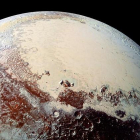 Imagen de Plutón capturada por la nave espacial New Horizons de la NASA.