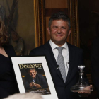 Álvaro Palacios (centro) recibió el reconocimiento de Decanter en una gala celebrada en Londres.