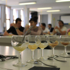 Un momento de la cata de miel celebrada ayer en la ULE.