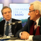 Iñaki Gabilondo y Luis del Olmo, en la cadena COPE, en el Día Mundial de la Radio del 2017.
