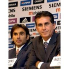 Queiroz, a la derecha, junto al segundo entrenador José Peseiro