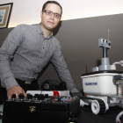Alejandro Moratiel. ingeniero Industrial, es el creador del prototipo con numerosas aplicaciones en el ámbito real.