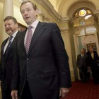 El líder opositor Enda Kenny y su portavoz, James Reilly.