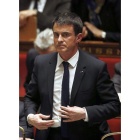 El primer ministro de Francia, Manuel Valls, anuncia la medida.