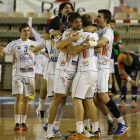 Tras muchos minutos de tensión y nervios el Ademar pudo festejar al final una sufrida victoria ante un correoso Granollers.