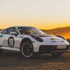 Inexcusables… los colores de ‘Martini Racing’ en la historia deportiva de Porsche, que también los lució en rallyes el ‘nueveonce’. PRSCH