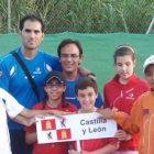 Alejandro García, campeón de España, con sus compañeros.