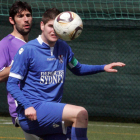 Álvaro, autor de los dos goles trepalenses, fue una auténtica pesadilla para la zaga palentina.