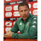 Curro Torres tiene las ideas claras para afrontar el partido de mañana ante el Deportivo. RAMIRO