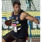 Sergio Gallardo (dorsal 111) muestra la desesperación de no poder entrar en las medallas