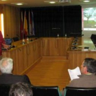 Un momento de la charla-coloquio sobre la Agenda 21, ayer en Santa María del Páramo.