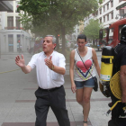 El alcalde de León, Emilio Gutiérrez, con gesto tenso, se mantuvo alerta durante toda la tarde.