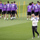 Zinedine Zidane, durante el entrenamiento realizado en la Ciudad Deportiva de Valdebebas. J. MARTÍN