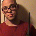 Chris Harper Mercer posa con un rifle, en una imagen colgada en su perfil de Facebook.