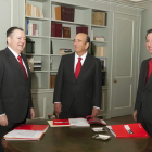El ex consejero Alfredo Sáenz, el presidente, Emilio Botín y el nuevo primer ejecutivo, Javier Marín.