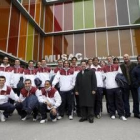 Jugadores, técnicos y directivos posan en la fachada del Musac