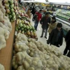 Las patatas y la fruta fueron los productos que más subieron en el 2003