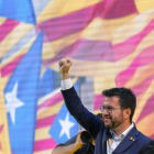 Pere Aragonès durante un acto electoral en el barrio de Gràcia de Barcelona. ALEJANDRO GARCÍA