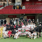 La afición de la Cultural en Madrid arropó al equipo blanco. CYDL