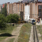 Entrada de la vía de Feve en la ciudad por La Asunción.