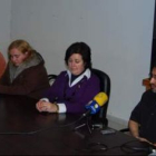 Carmen Trabado y varios miembros de la nueva asociación durante la rueda de prensa de ayer