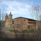 Imagen de archivo del monasterio de San Andrés con la Casa Parroquial en primer término. L. DE LA MATA