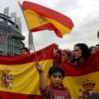 Miembros del colectivo de víctimas se manifestaron frente a la Eurocámara