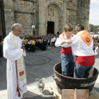 Pisada de uva en Carracedo, en imagen de archivo.