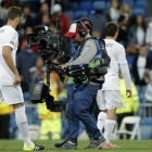 Operador de cámara, durante el partido de la Champions Real Madrid - Shakhtar Donetsk.
