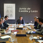 De Santiago-Juárez se reunió ayer en Valladolid con los delegados territoriales.