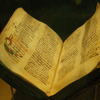 Uno de los valiosos códices que custodia el Museo de San Isidoro