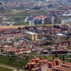 Vista aérea de la zona oeste de León, donde están desarrollándose nuevas construcciones de viviendas