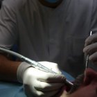 Las visitas al dentista evitan problemas en los dientes si se corrigen con antelación.