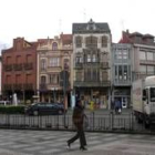 Los edificios modernistas confieren a la plaza Mayor de La Bañeza su principal atractivo